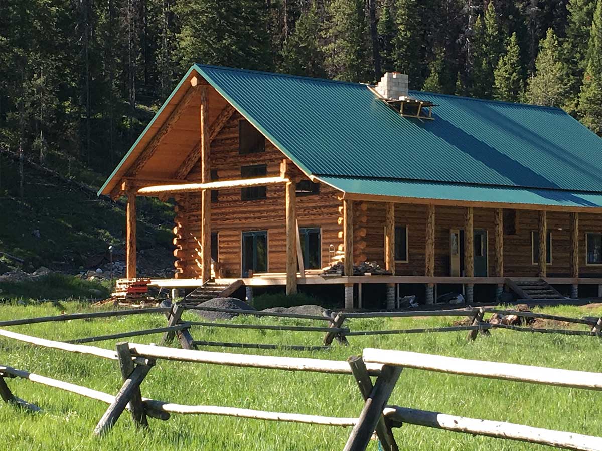 Big Creek Lodge | Idaho mountain wilderness fly-in backcountry resort hotel